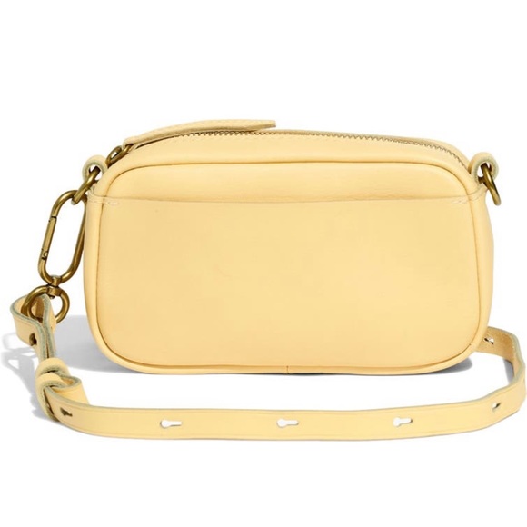 Madewell Handbags - Madewell Mini The Leather
Carabiner Crossbody Bag